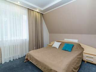 Гостиница Благодать Белокуриха Улучшенный двухместный номер с балконом-3