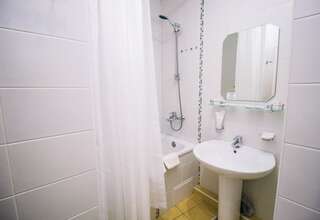 Гостиница Благодать Белокуриха Улучшенный двухместный номер с балконом-3