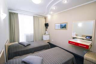 Гостиница Благодать Белокуриха Улучшенный двухместный номер с балконом-2