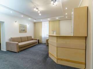 Гостиница Благодать Белокуриха Улучшенный двухместный номер с балконом-1