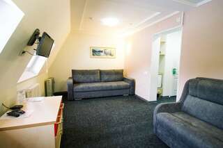 Гостиница Благодать Белокуриха Улучшенный двухместный номер с балконом-4