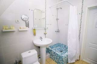 Гостиница Благодать Белокуриха Улучшенный двухместный номер с балконом-5